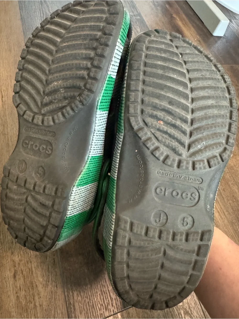 Big kids size 5 Harry Potter Slytherin crocs